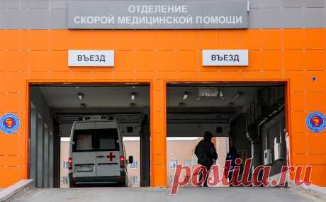В ДТП под Волгоградом пострадали восемь человек. В Волгоградской области столкнулись легковой автомобиль и микроавтобус, восемь человек доставили в больницу, сообщила пресс-служба главка МВД по региону.