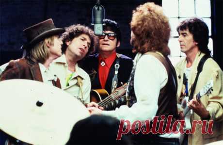 Traveling Wilburys: The Billion Dollar Quintet - uDiscover