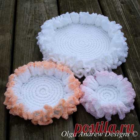 Ravelry: Christmas ruffle doilies 036 pattern by Olga Andrew