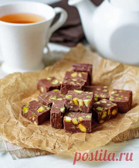 Рецепт шоколадной помадки с вареной сгущенкой и орехами с фото пошагово на Вкусном Блоге