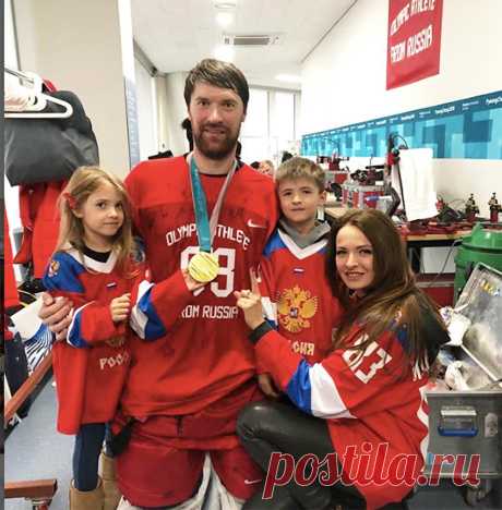 Видео из чемпионской раздевалки сборной России по хоккею на Олимпиаде 2018 - Чемпионат