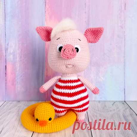 PDF Поросёнок Сахарок крючком. FREE crochet pattern; Аmigurumi animal patterns. Амигуруми схемы и описания на русском. Вязаные игрушки и поделки своими руками #amimore - свинка со спасательным кругом, поросёнок, свинья, поросенок.