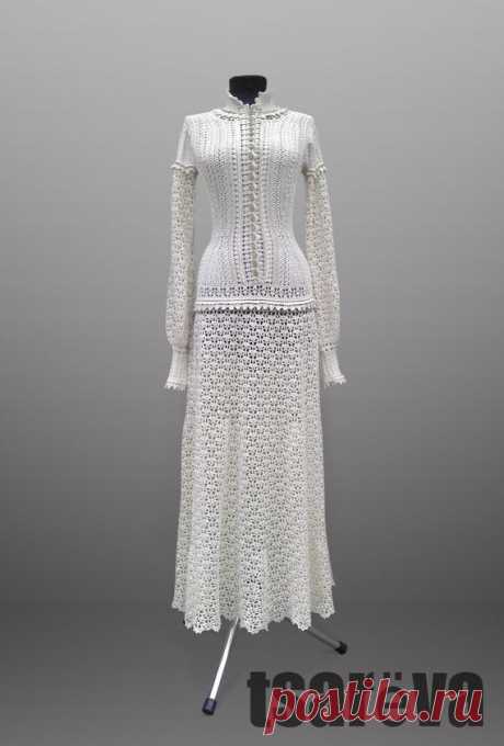 Crochet dress Emma. Ivory women handmade maxi wedding or special occasion couture organic cotton crochet dress. Made to order. Free shipping Crochet dress Emma. Ivory women handmade maxi wedding or special occasion couture organic cotton crochet dress. Made to order. Free shipping.  A couple of centuries ago, only a royal lady could wear such a luxurious dress. Today any woman can try on herself the image of a lady from the highest