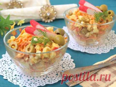 Новогодний салат с крабовыми палочками - рецепты с фото