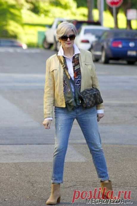 Какие джинсы выбрать женщине в возрасте и с чем их надевать | CLUB-WOMAN: Мода и стиль | Яндекс Дзен