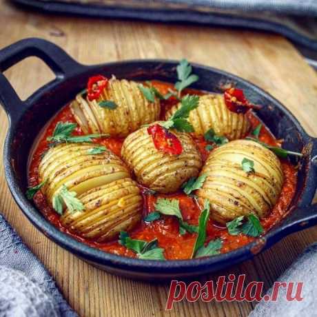 ​Жареный картофель с чесноком и розмарином