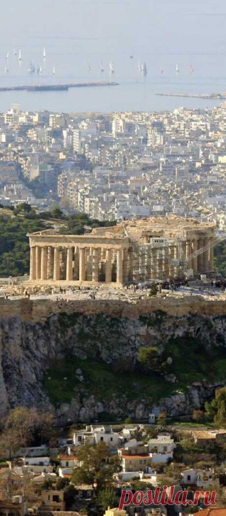 Acropolis, Athens  |  Найдено на сайте seasonsofwinterberry.tumblr.com.