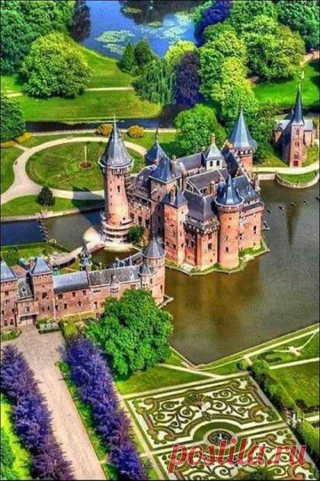 Republic of Awesome | castlefanaticus: Castle De Haar, Utrecht,...