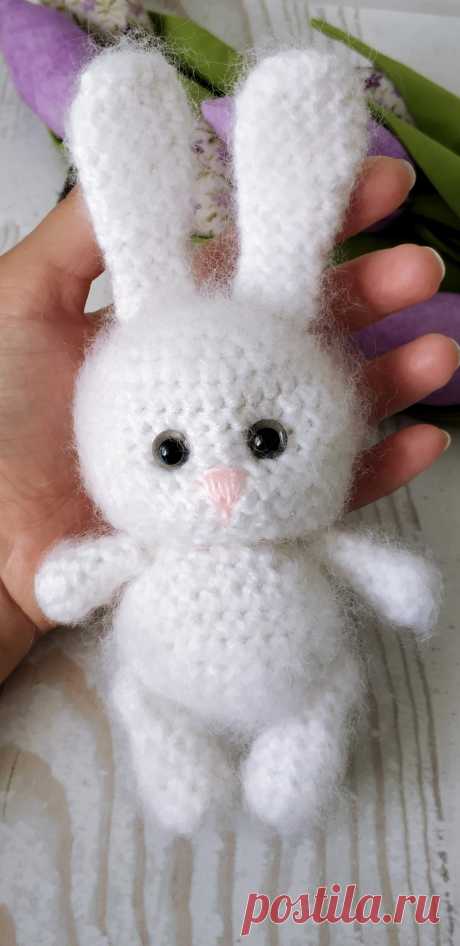 PDF Пушистый зайчик крючком. FREE crochet pattern; Аmigurumi doll patterns. Амигуруми схемы и описания на русском. Вязаные игрушки и поделки своими руками #amimore - заяц, зайчик, кролик, зайчонок, зайка, крольчонок.