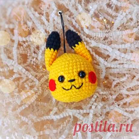 PDF Пикачу крючком. FREE crochet pattern; Аmigurumi toy patterns. Амигуруми схемы и описания на русском. Вязаные игрушки и поделки своими руками #amimore - маленький брелок в виде покемона пикачу, популярный персонаж аниме.