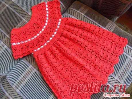 Красное платье с кокеткой для девочки - крючком.