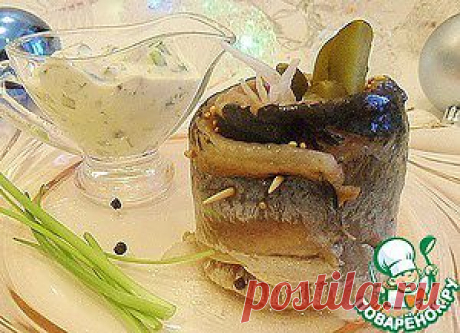 Рулетики из сельди с соусом ремулад - кулинарный рецепт