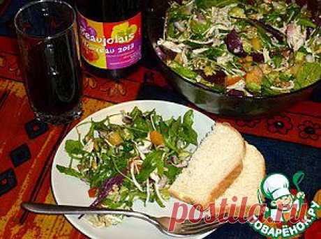Салат с индейкой, хурмой и авокадо - кулинарный рецепт