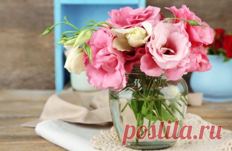 Как сохранить цветы в вазе подольше: 8 важных советов