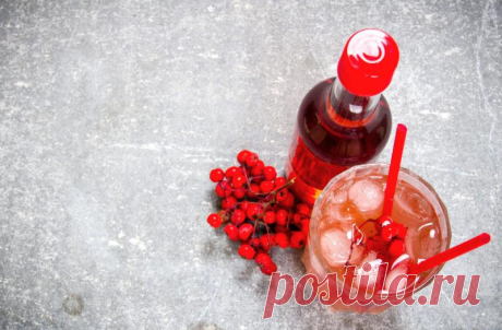Ликер из красной рябины - 4 рецепта на водке, спирту и коньяке