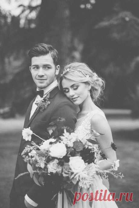 Romantic Marsala + Berry Wedding Inspiration