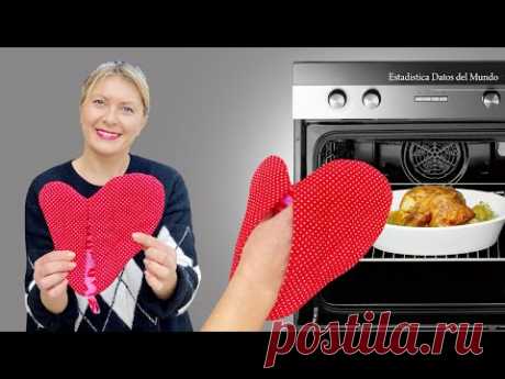 Un Regalo Perfecto: Romántico Y Práctico / Guantes De Cocina En Corazón