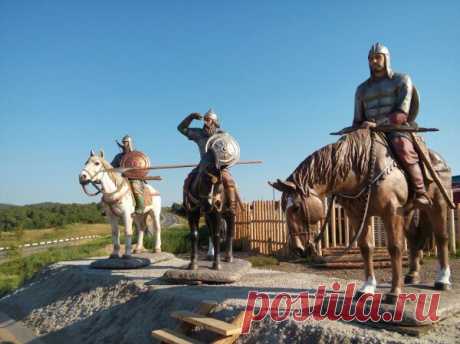 Три богатыря в Красноярском крае у поселка Вознесенка