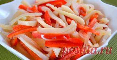 Салат из кальмаров и сладкого перца | Кулинарный портал