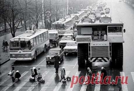 Россия - 1980г. Дорогу осилит идущий.