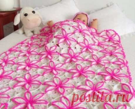 Beautiful baby blanket with free flower pattern - Crochet Download Free