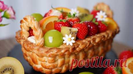 이번 추석선물은 과일 바구니 어떠세요?  Amazing Fruit Tart Recipe l Vanilla Crème Légère l  Fruit Compote 안녕하세요.분 베이크입니다.오늘은 예쁜 과일 바구니 타르트를 다른 버젼으로 만들어 봤어요.당연히 바구니까지 통째로 다 먹을 수 있지요.저는 일회용 알루미늄 파운드 몰드를 이용했는데요.그 어떤 몰드라도 상관없어요.그 방법은 영상에서 보여 드립니다.정말 이 타르트는 너무 예뻐서 선물용...