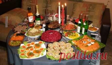 Новогодний стол обойдется семье из Удмуртии в среднем в 1634 рубля Удмуртстат подсчитал стоимость «новогоднего стола» на примере 3 видов набора продуктов.