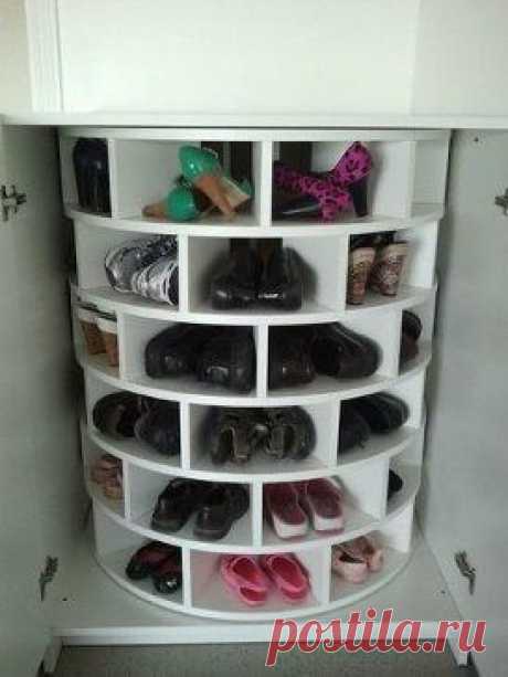 Практичная идея для прихожей - вращающийся обувной шкаф
