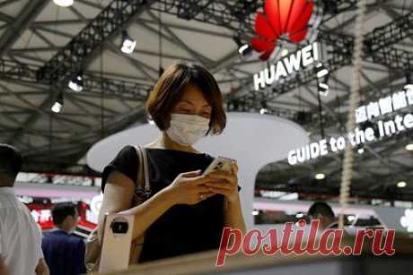 Раскрыты сроки выпуска первого смартфона Huawei с 5G. Китайская корпорация Huawei может выйти на рынок смартфонов с 5G в конце 2023 года. По сообщению трех исследовательских фирм, Huawei будет использовать собственные наработки, чтобы выпустить процессор с поддержкой 5G. Появление устройств корпорации на рынке 5G собеседники Reuters назвали «победой» Huawei.