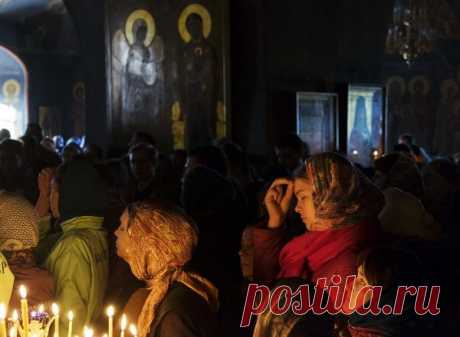 Молитва не для тех, кто вечно жалуется «Измените себя в лучшую сторону! Все можно изменить. Просто мы устаем, унываем, пытаясь примириться с ситуацией, и ничего не делаем. А ведь все можно изменить в этой жизни! Не нравится, как ведет с ва...