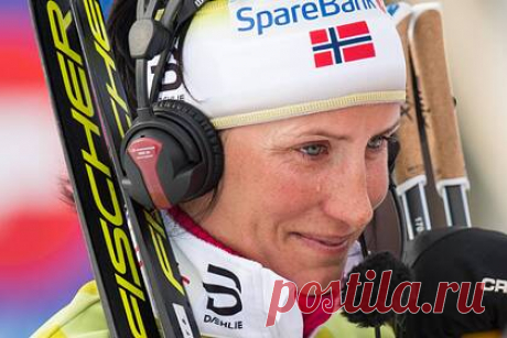 Норвежская лыжница-чемпионка рассказала о скрытой FIS положительной допинг-пробе. Восьмикратная олимпийская чемпионка по лыжным гонкам Марит Бьорген в биографической книге «Сердце победителя» рассказала, как сдала положительный допинг-тест на чемпионате мира-2017 в Лахти. Причиной положительной допинг-пробы стал прием Бьорген препарата для сдвига менструального цикла.
