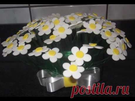 como fazer vaso de flores com garrafa pet e eva