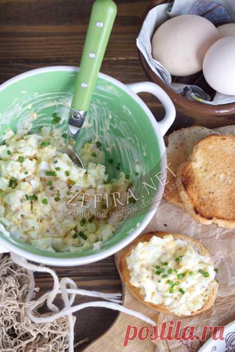 Салат с плавленным сыром и яйцом — Кулинарные рецепты любящей жены