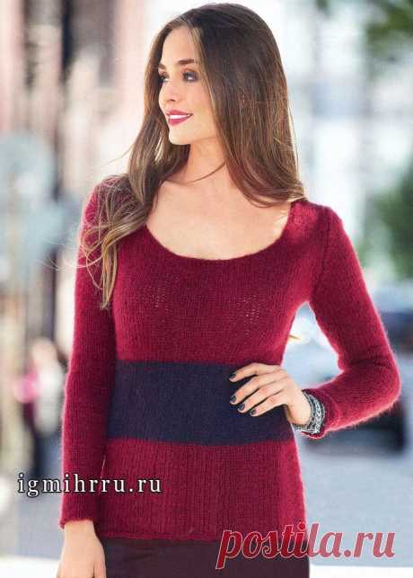 Мягкий бордовый пуловер с горизонтальной полосой. Вязание спицами