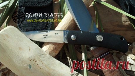 Fallkniven TK4C Folder Knife 3G

TK4
Total length: 6.5&quot; (165 mm)
Length folded: 3.8&quot; (97 mm)     
Blade length: 2.76&quot; (70 mm)     
Blade thickness: 0.12&quot; (3 mm)
Weigth: 50 g (1.8) oz
Steel: 3G
Hardness (edge): 62 HRC     
Handle material: Zytel     
Pouch: Black cordura