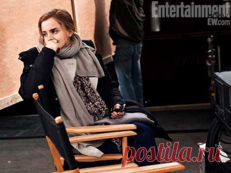 Emma Watson on set at King's Cross Platform, Harry Potter and the Deathly Hallows — Part 2 (2011) |