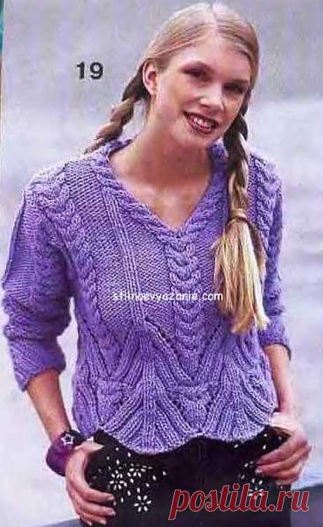 Женский пуловер сиреневого цвета связанный спицами / Стильное вязание