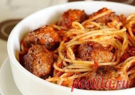 Как приготовить спагетти с мясными шариками в томатном соусе - рецепт, ингредиенты и фотографии