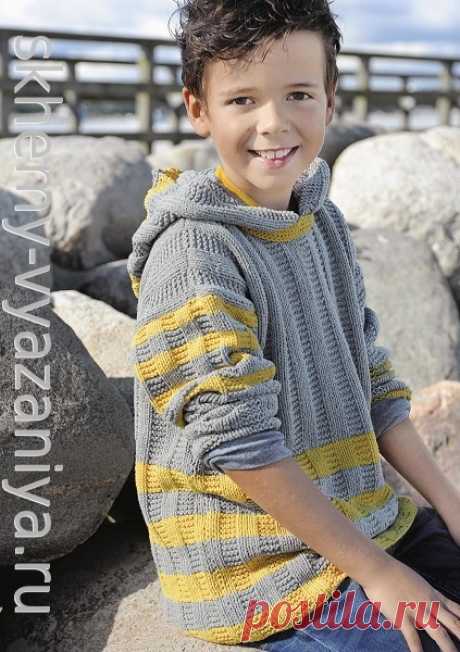 Двухцветный джемпер для мальчика с капюшоном спицами - схема вязания и описание