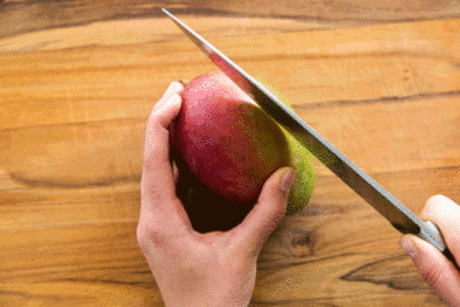 Нарежьте манго на аккуратные кубики меньше чем за 1 минуту. 11 хитростей для тех, кто не любит тратить много времени на готовку