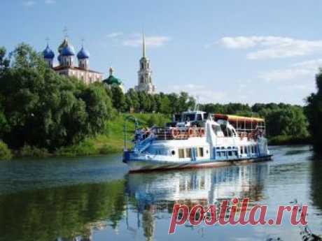 Таруса. &quot;Долина грез&quot; (с прогулкой на теплоходе).

Тарусу, вернее самую важную ее часть, величают &quot;Долиной грез&quot;. Служители Музы здесь ищут вдохновение, как правило, на левом, самом высоком берегу Оки.