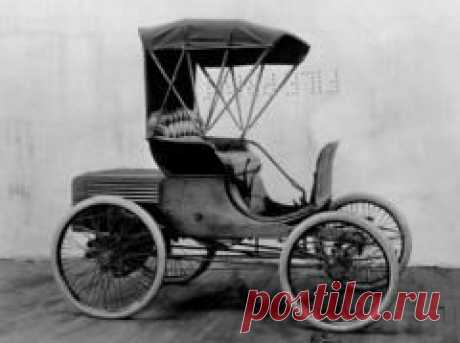 24 марта в 1898 году Продан первый американский автомобиль