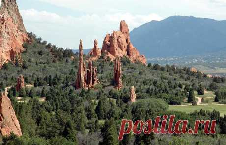 Сад Богов: уникальный природный парк в штате Колорадо Колорадо — это самые высокие вершины Южных Скалистых гор. Это фантастическое геологическое образование из ярко-оранжевых скал в Колорадо-Спрингс — общественный парк площадью около 1300 гектаров, котор...