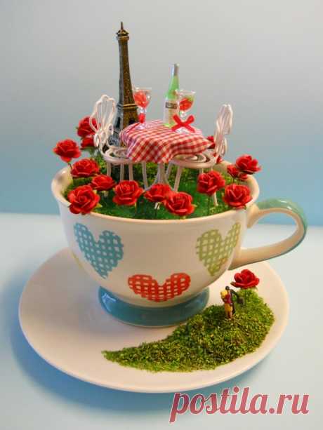 ‘Paris Rendezvous’ teacup diorama J'adore Paris in the spring time. Any time, for that matter. Bring Paris to your home year-round via this miniature al fresco scene in a teacup by Hobart maker Love Harriet. Love Harriet presents a miniature world in a teacup – a unique gift for a unique occasion.

 

 