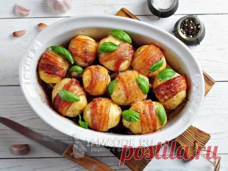Картофель в беконе, запеченный в духовке — рецепт с фото В этом рецепте я покажу, как просто, вкусно и красиво приготовить блюдо из картофеля в беконе, запеченного в духовке.