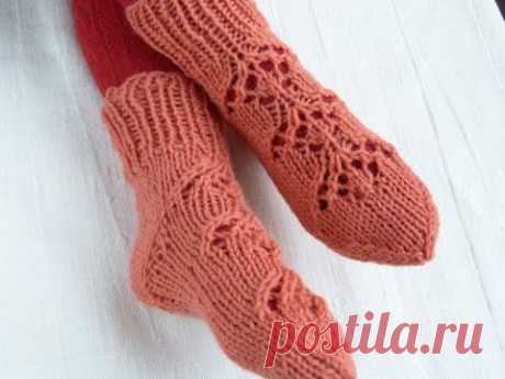 Вязание носков на 5 спицах для начинающих с ажурным узором / How to knit fishnet socks