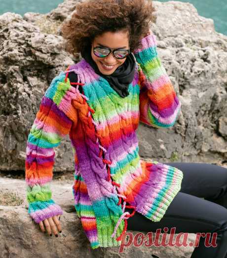 Цветной пуловер со шнуровкой Вяжем спицами
Цветной пуловер со шнуровкой
Ультраэффектный пуловер всех цветов радуги, с «косами», широкой резинкой и передом из трех отдельных деталей, соединенных шнурами, гарантирует вам восхищенны…