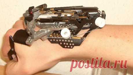 wrist-mounted laser-sighted mini crossbow. | Weapons &amp; 2nd Amendment …