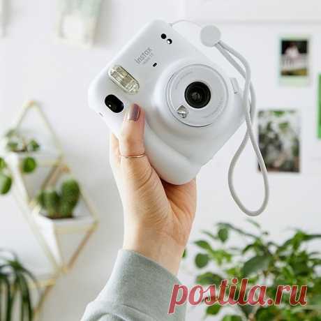 Instax Mini 11 — обзор фотоаппарата мгновенной печати + сравнение - Polaroid STORE - купить кассеты для полароида, пленочные фотоаппараты и фотоплёнку по доступной цене - Оренбург