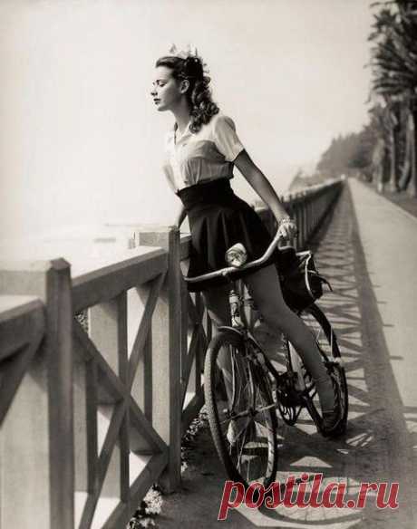 Велосипедистка. Санта-Моника, 1942 г. / Путь моды